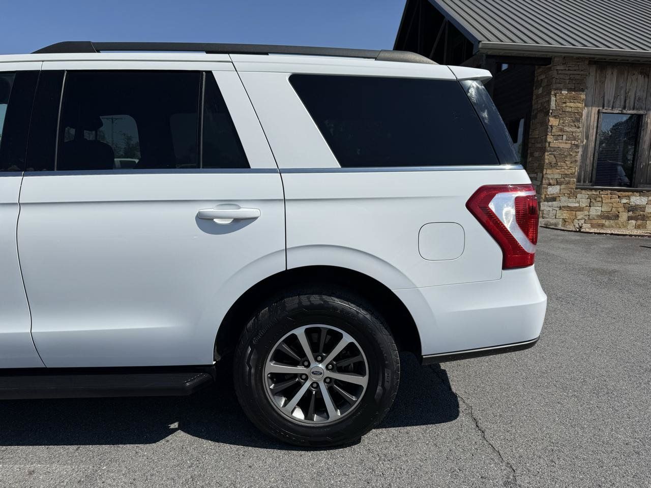 Used 2020 Ford Expedition XLT w/ Equipment Group 201A RWD image 40