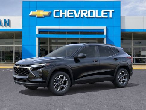 New 2026 Chevrolet Trax LT w/ Driver Confidence Package image 2