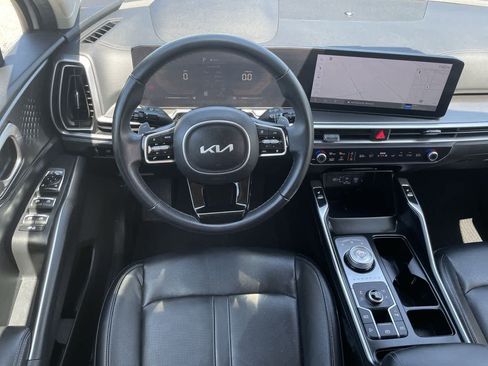 Used 2025 Kia Sorento EX AWD/4WD image 11