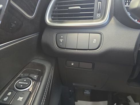 Used 2017 Kia Sorento FWD image 20