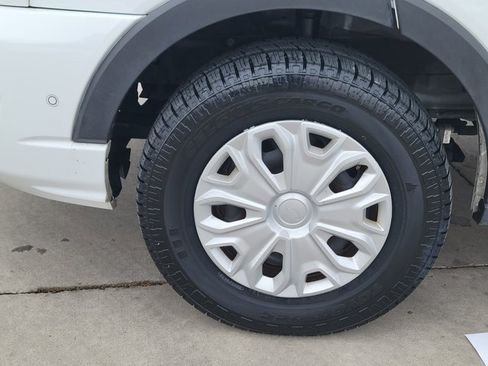 Used 2023 Ford Transit 350 XL image 18