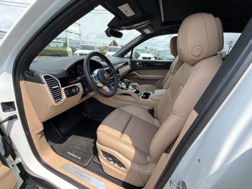 Used 2023 Porsche Cayenne AWD/4WD image 10