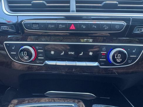 Used 2019 Audi Q7 3.0T Prestige w/ Prestige Package AWD/4WD image 27