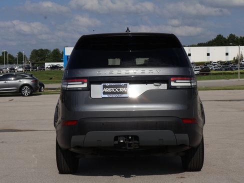Used 2019 Land Rover Discovery SE AWD/4WD image 6