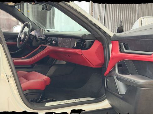 Used 2020 Porsche Taycan 4S image 34