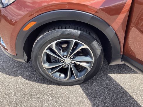 Used 2020 Buick Encore GX Essence image 10