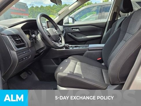 Used 2025 Nissan Rogue SV FWD image 3