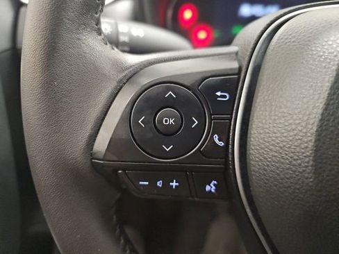 Used 2023 Toyota RAV4 SE image 18