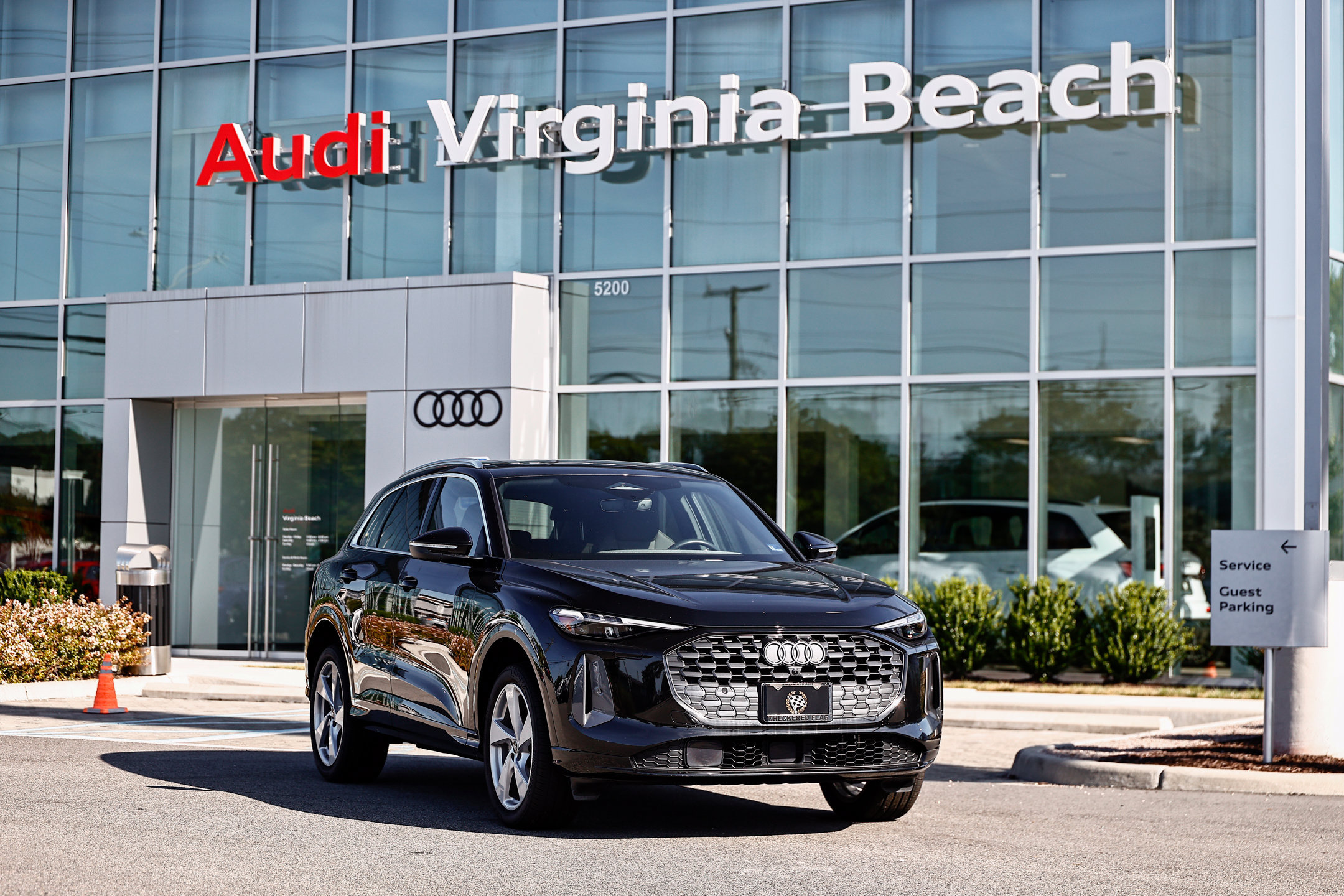 Certified 2025 Audi Q5 Premium Plus w/ Premium Plus AWD/4WD image 1