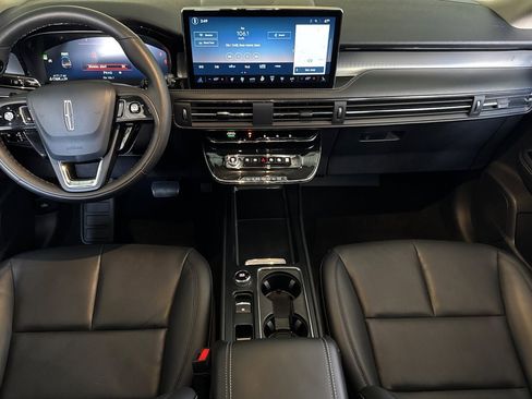 Used 2025 Lincoln Corsair AWD w/ Equipment Group 101A image 13