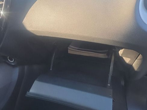 Used 2011 Nissan Juke SV image 28