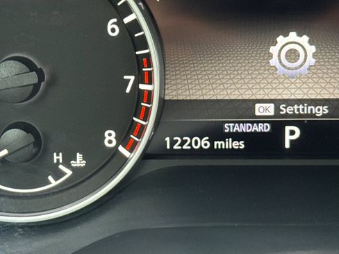 Used 2024 Nissan Pathfinder SL w/ SL Premium Package image 21