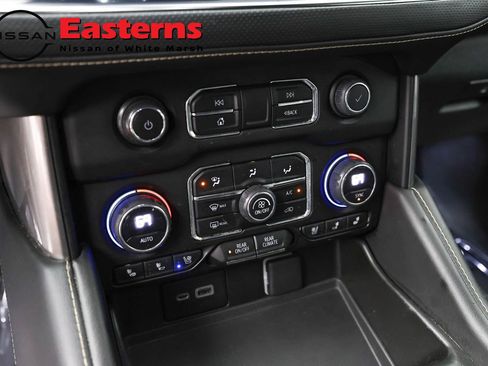 Used 2023 Chevrolet Suburban Premier RWD image 19