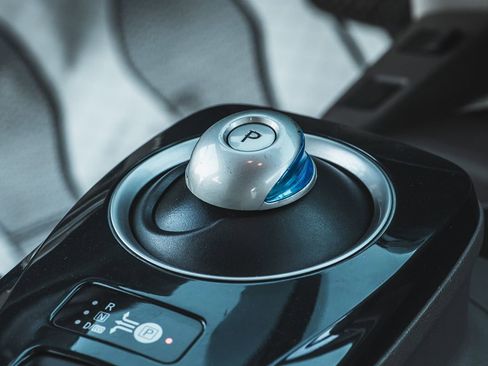 Used 2011 Nissan Leaf SL image 12