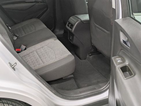 Used 2023 Chevrolet Equinox LT image 17