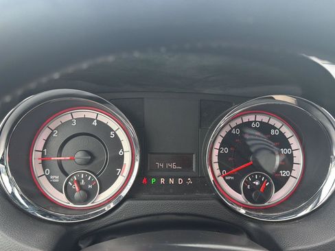 Used 2019 Dodge Grand Caravan SXT w/ Blacktop Package FWD image 11