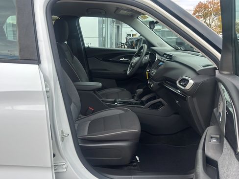 Used 2023 Chevrolet TrailBlazer LS image 12