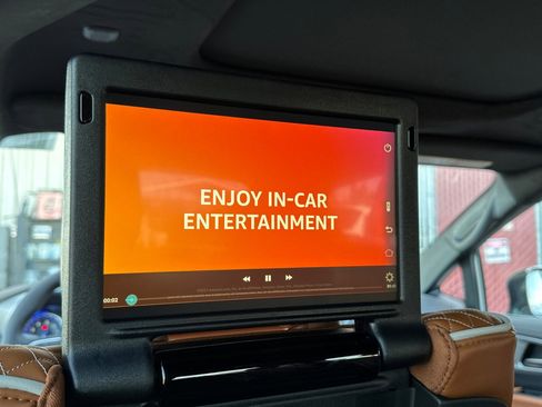 New 2026 Chrysler Pacifica Pinnacle w/ Trailer Tow Group image 15