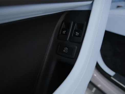Used 2025 Rolls-Royce Cullinan AWD/4WD image 34
