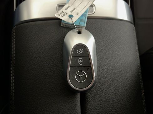 Certified 2025 Mercedes-Benz GLC 300 image 33