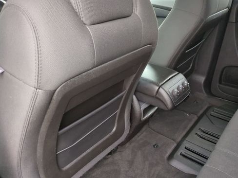 Used 2009 GMC Acadia SLE image 18