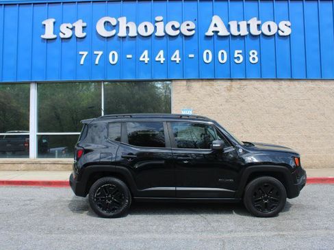 Used 2017 Jeep Renegade Trailhawk AWD/4WD image 8