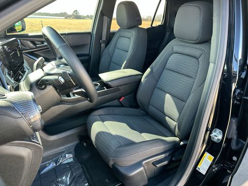 Used 2026 Chevrolet Equinox LT image 11