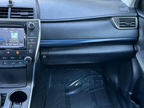 Used 2016 Toyota Camry SE image 28
