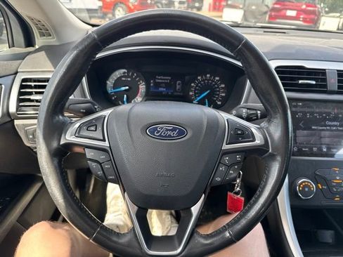 Used 2013 Ford Fusion SE FWD image 15