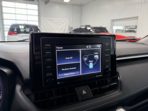 Used 2020 Toyota RAV4 LE image 28