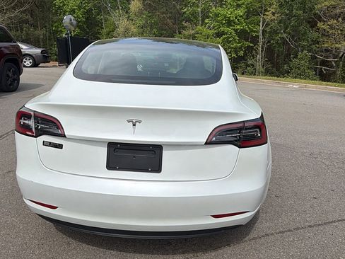 Used 2023 Tesla Model 3 Standard Range image 9