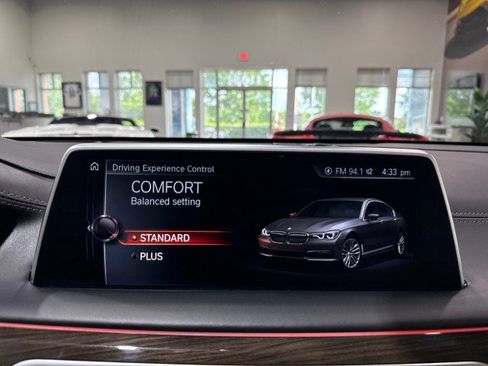 Used 2016 BMW 750i xDrive AWD/4WD image 33