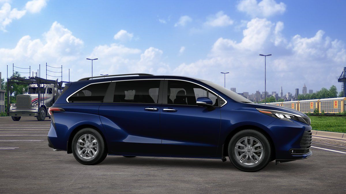 New 2026 Toyota Sienna XLE AWD/4WD image 13