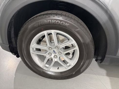 Used 2025 Ford Explorer Active w/ Active Comfort Package image 6