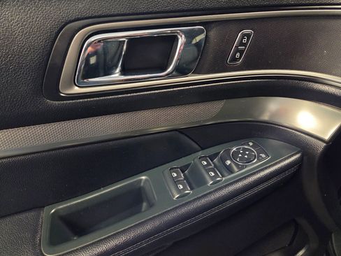 Used 2018 Ford Explorer XLT w/ Equipment Group 201A image 41