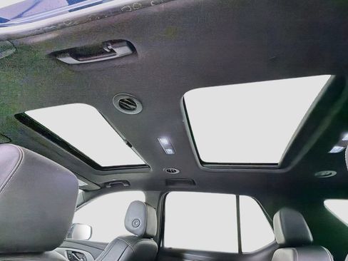 Used 2022 Chevrolet Traverse LT w/ LT Premium Package AWD/4WD image 22