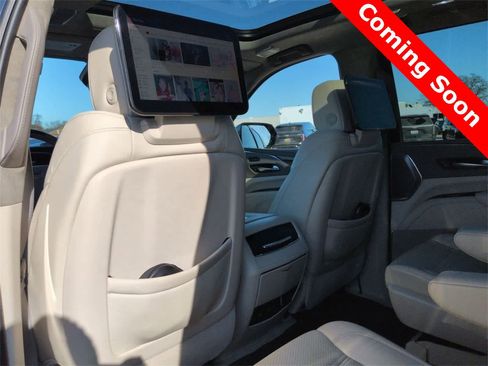 Used 2024 Cadillac Escalade ESV Sport Platinum w/ LPO, ONYX Package image 18