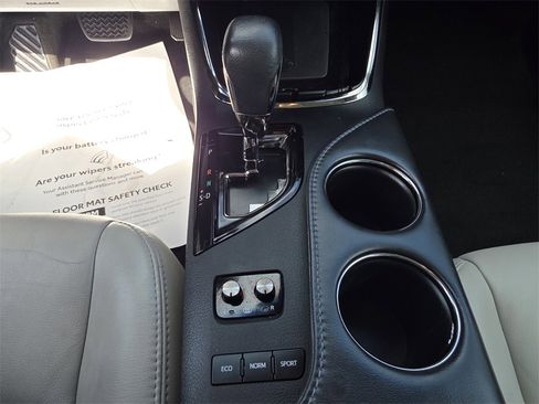 Certified 2018 Toyota Avalon XLE Premium image 27