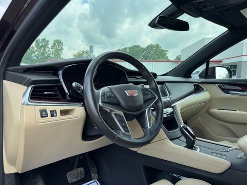 Used 2017 Cadillac XT5 Luxury AWD/4WD image 14