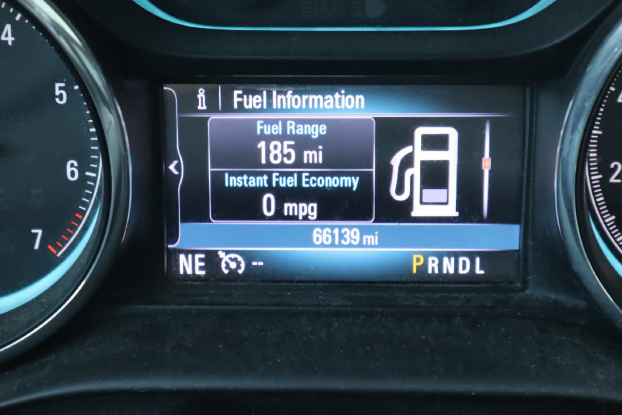 Used 2018 Buick Envision Essence FWD image 11