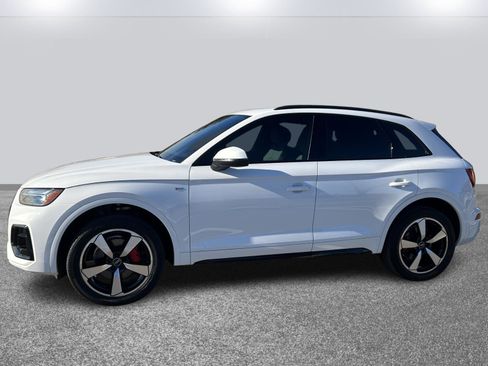 Certified 2024 Audi Q5 2.0T Premium Plus image 3