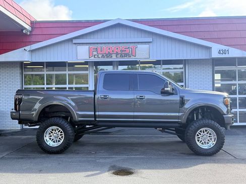 Used 2020 Ford F250 Lariat AWD/4WD image 2
