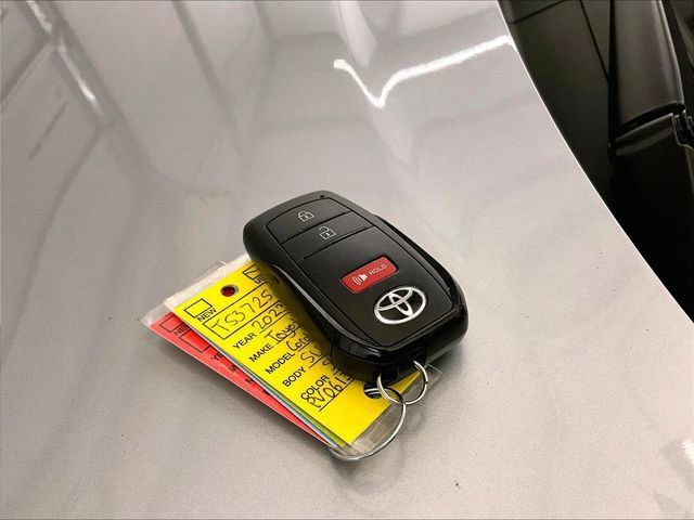 Used 2023 Toyota Corolla Cross LE AWD/4WD image 9