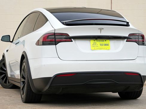 Used 2022 Tesla Model X AWD/4WD image 6