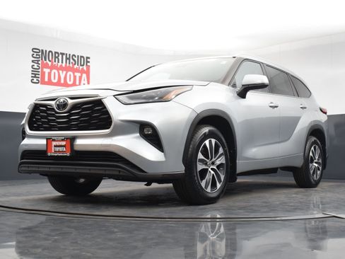Used 2022 Toyota Highlander XLE image 35