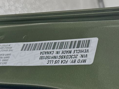 Used 2022 Dodge Charger SXT w/ Blacktop Package image 40