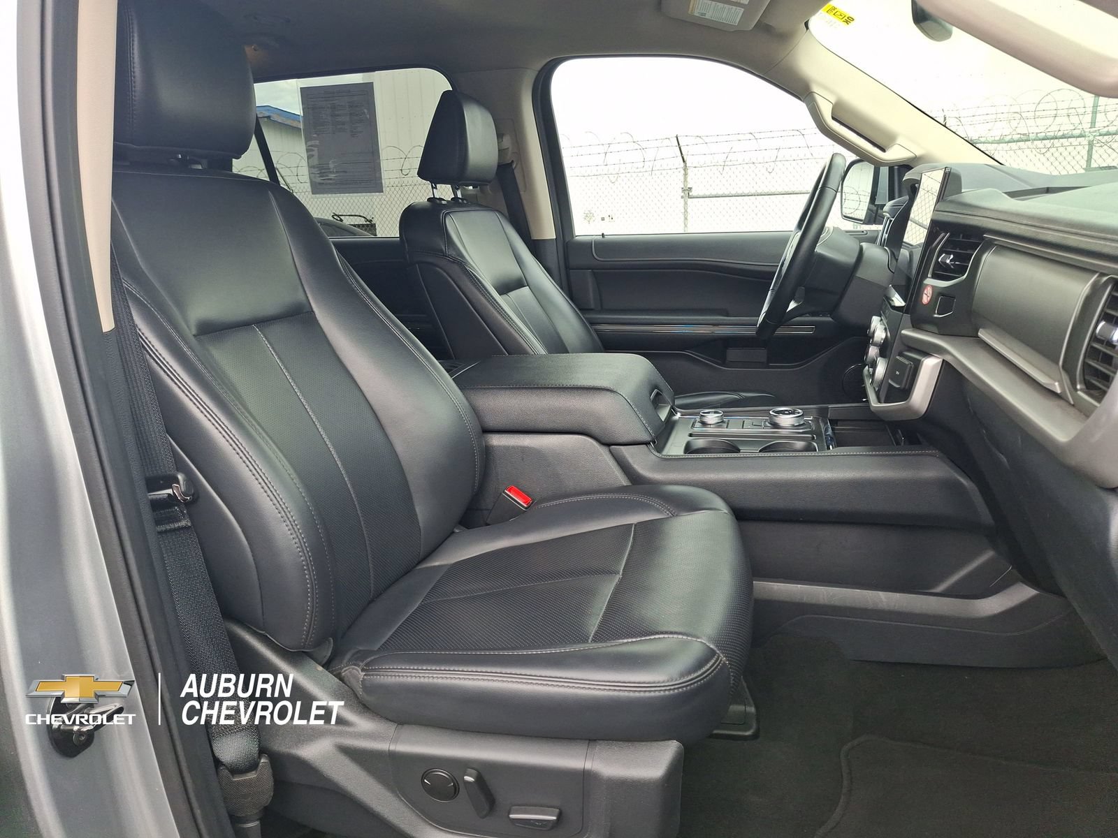 Used 2024 Ford Expedition XLT AWD/4WD image 24
