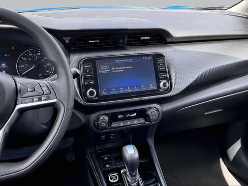 Used 2021 Nissan Kicks SV FWD image 7
