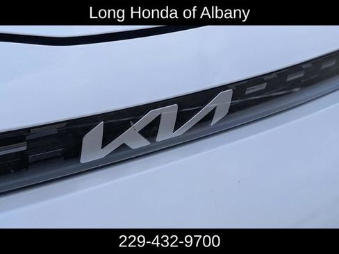 Used 2025 Kia Soul LX FWD image 4