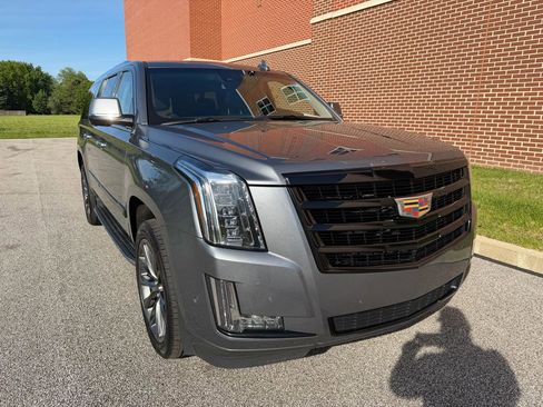 Used 2020 Cadillac Escalade ESV Luxury w/ Escalade Sport Edition AWD/4WD image 12